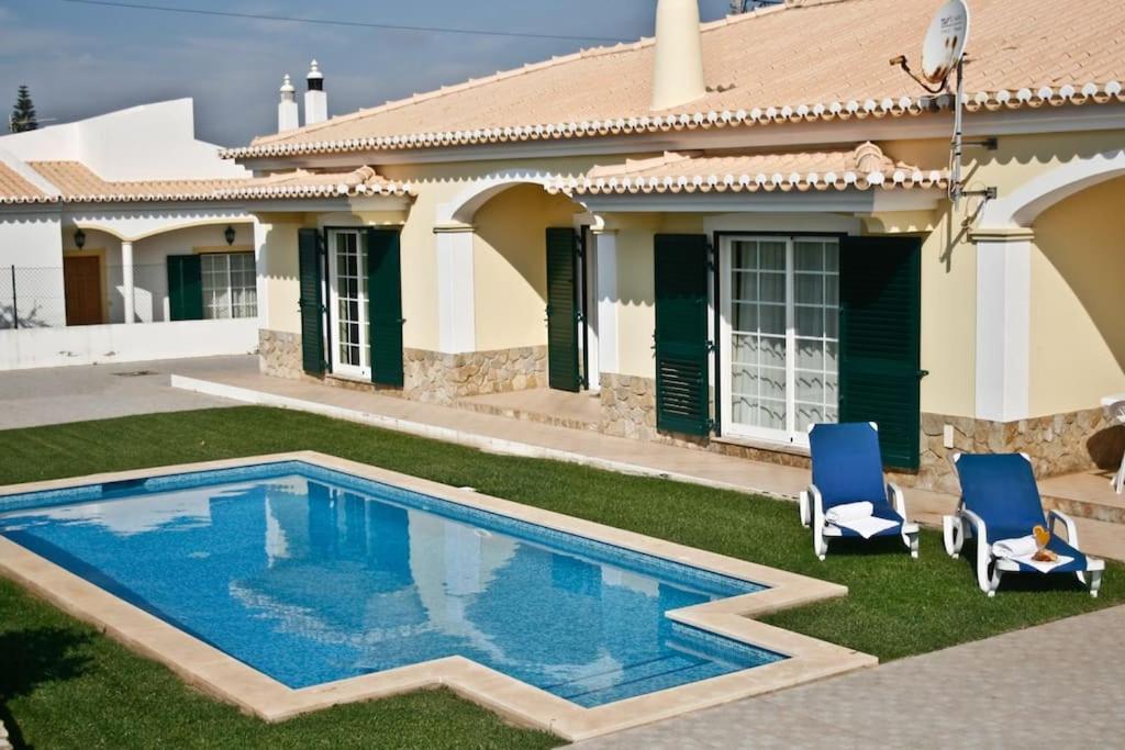 Bonita Moradia C/ Piscina Em Сasa de vacaciones